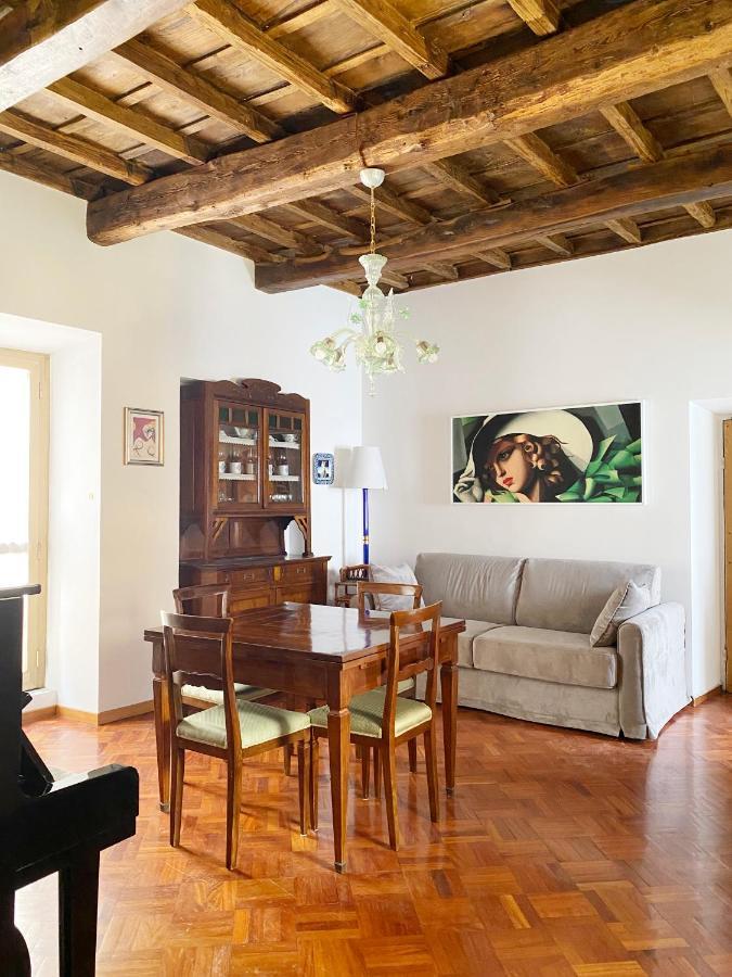 Enchanting In The Heart Of Apartment Rome
